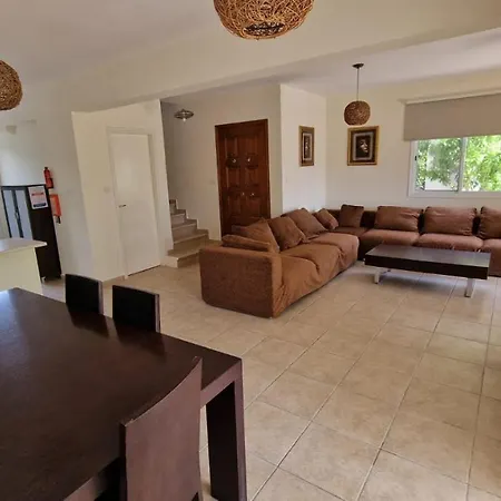 Sofia Villa Coral Bay